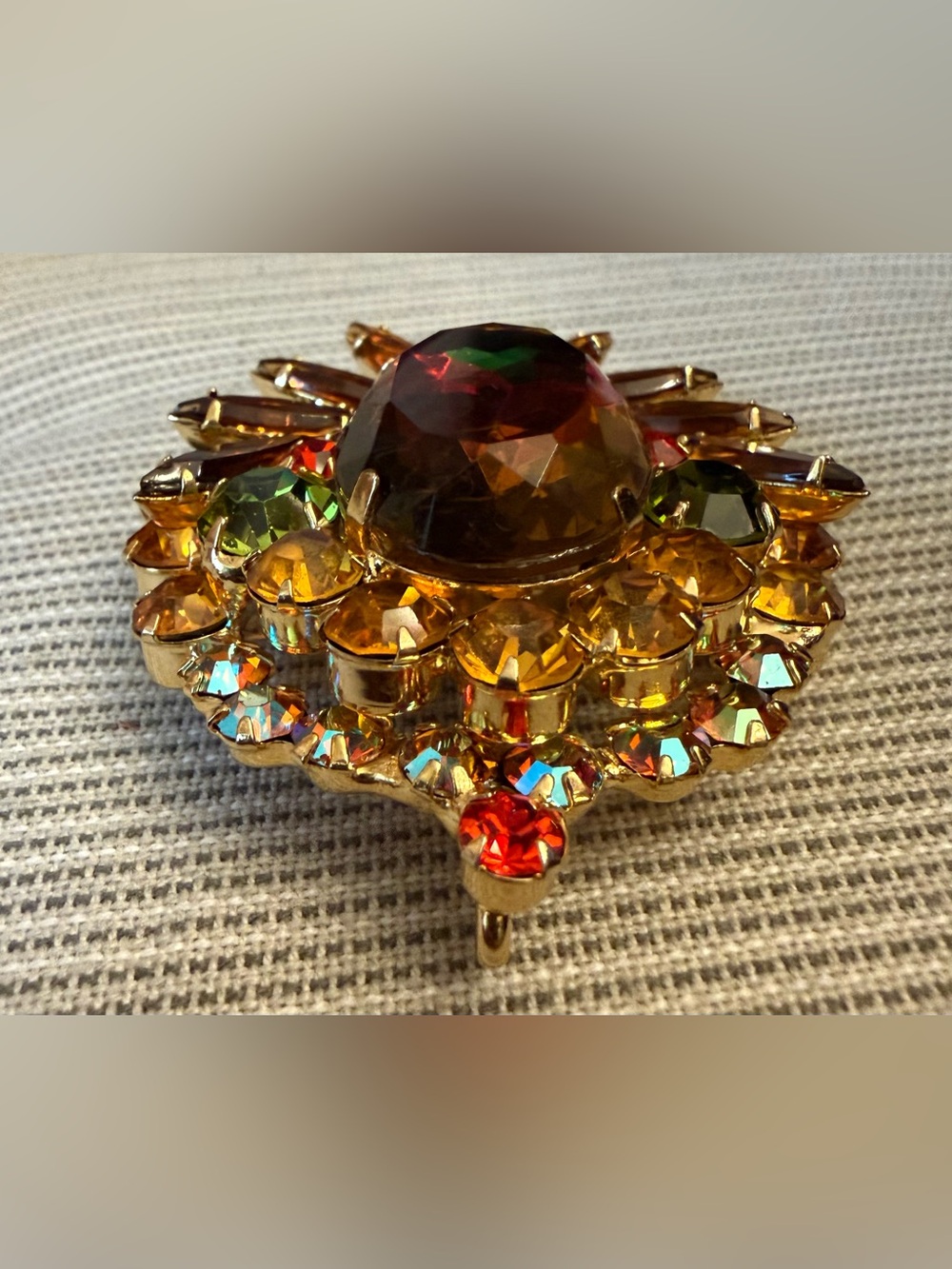 Juliana Heliotrope  Green Topaz Gold tone Rhinestone Brooch Book piece Verified - Picture 7 of 13